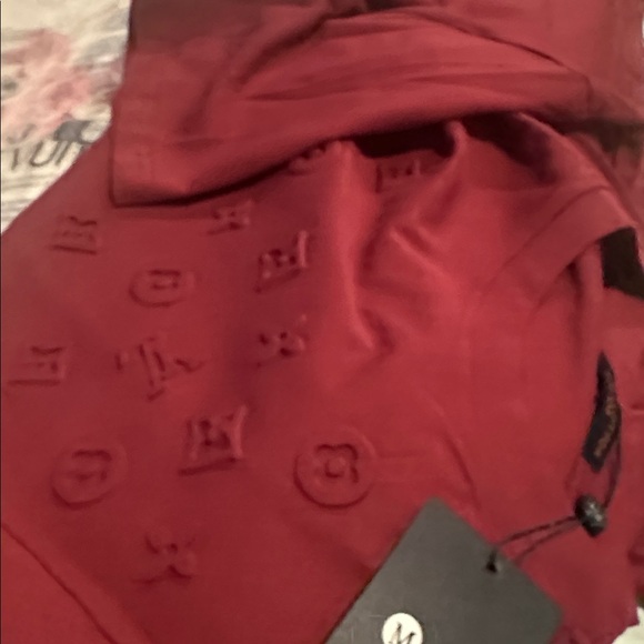 LV unisex Burgundy Tee - Picture 6 of 6